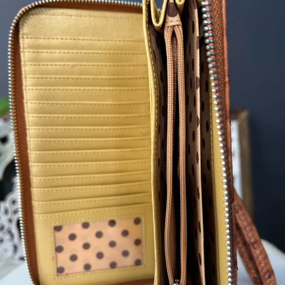 Wristlet - Picture 2 of 16